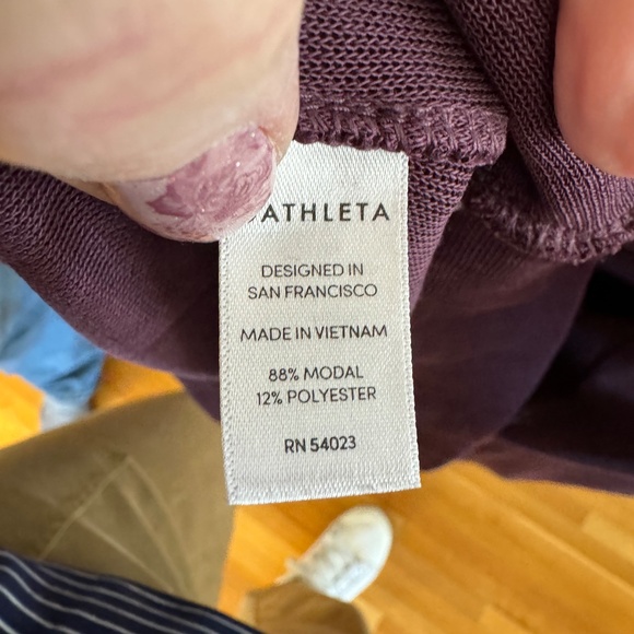 Athleta Sweatshirt-L - Picture 4 of 4